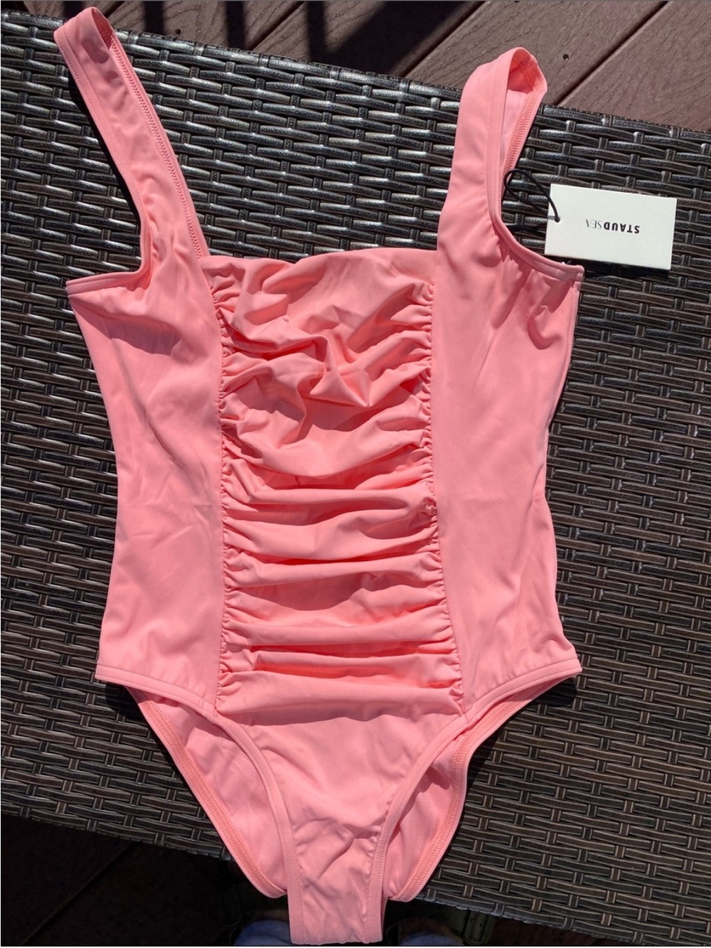 🌷STAUD Alder Ruched One-
Piece Swimsuit size M